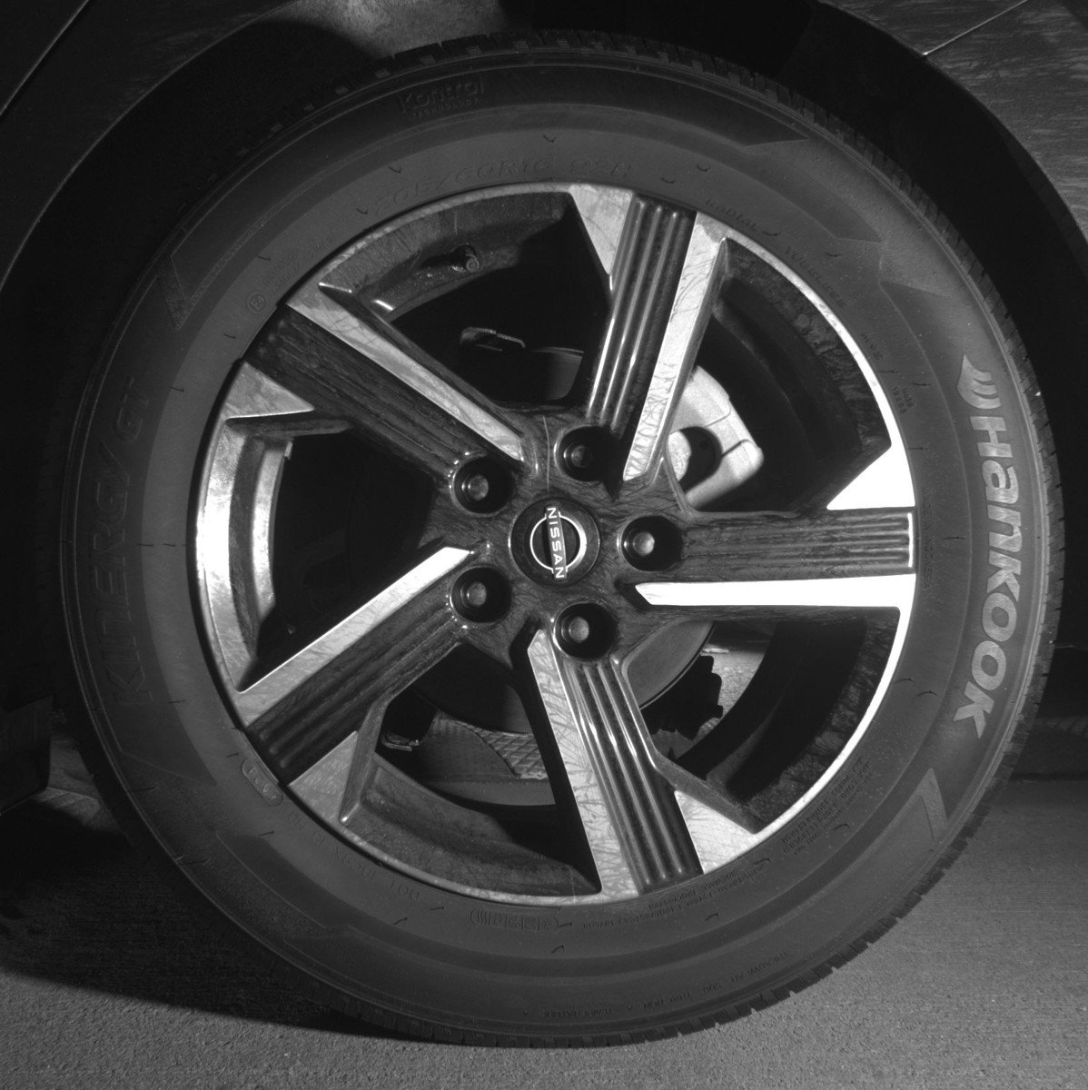 Used 2025 Nissan Sentra SV FWD image 14