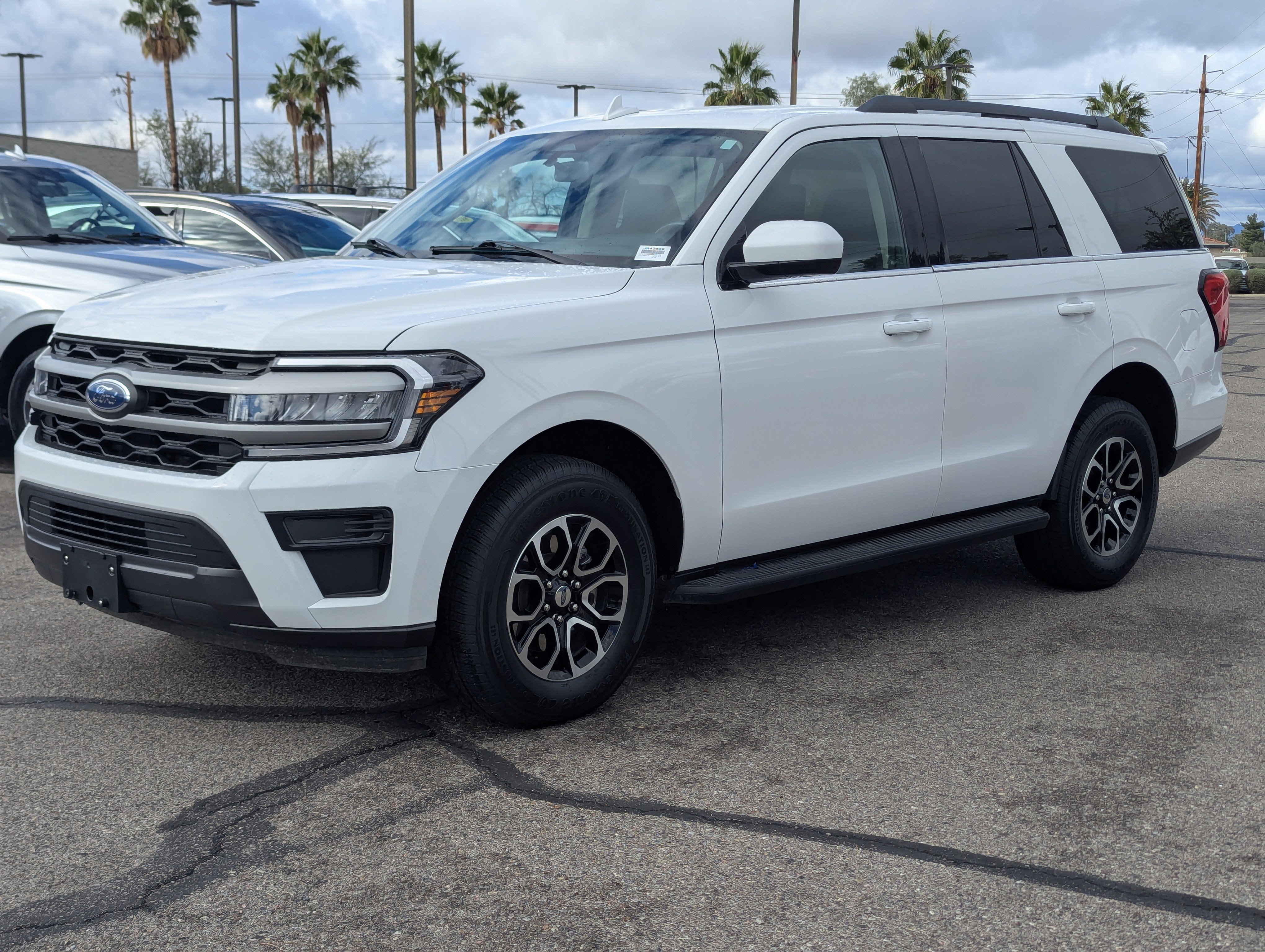 Used 2024 Ford Expedition XLT image 5