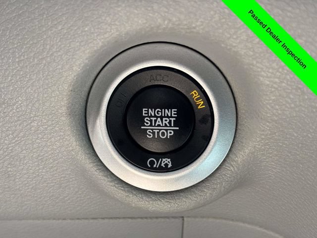 Used 2023 Chrysler Pacifica Touring-L FWD image 15