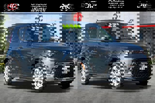 Used 2023 Kia Soul LX image 1