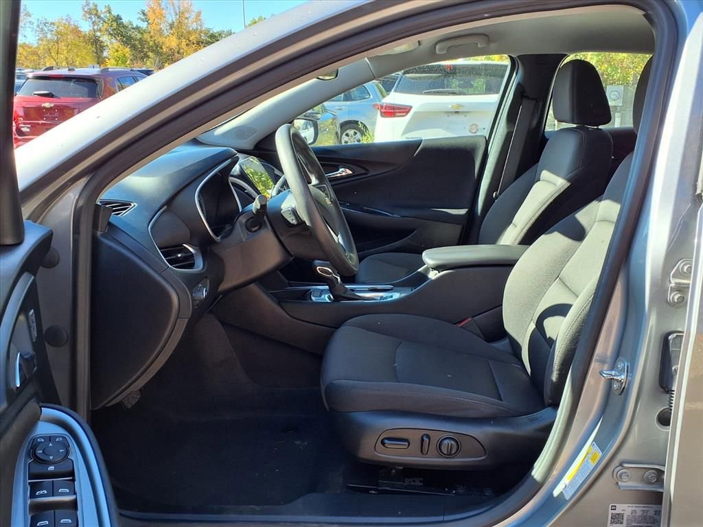 Used 2023 Chevrolet Malibu LT image 12