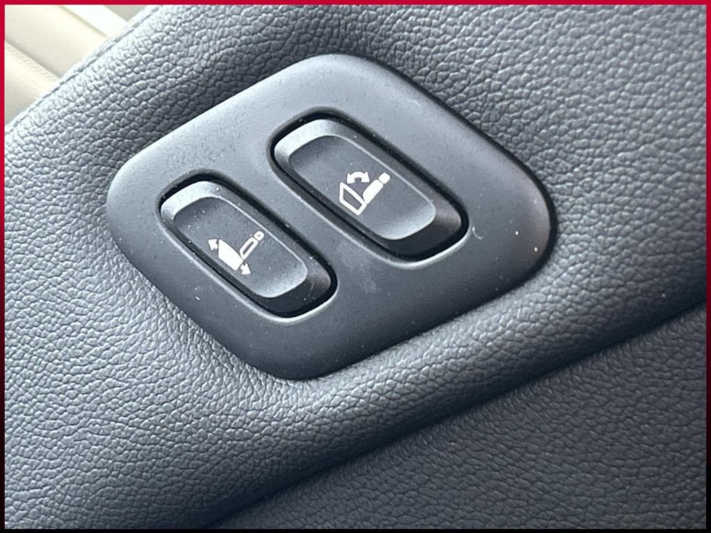 Used 2025 Genesis GV80 2.5T Standard AWD/4WD image 28