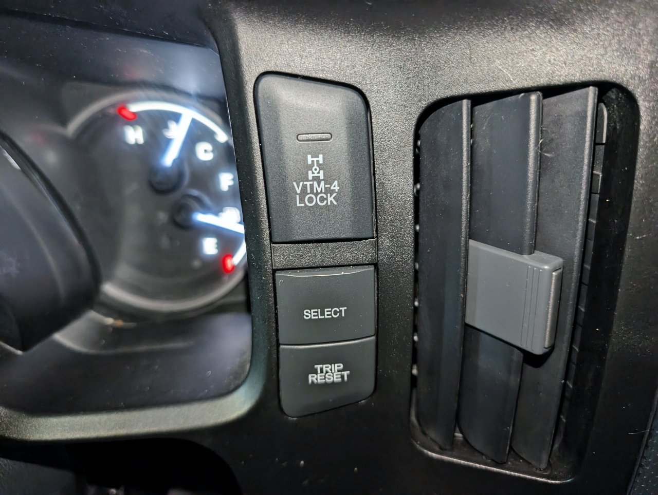 Used 2012 Honda Ridgeline Sport image 38