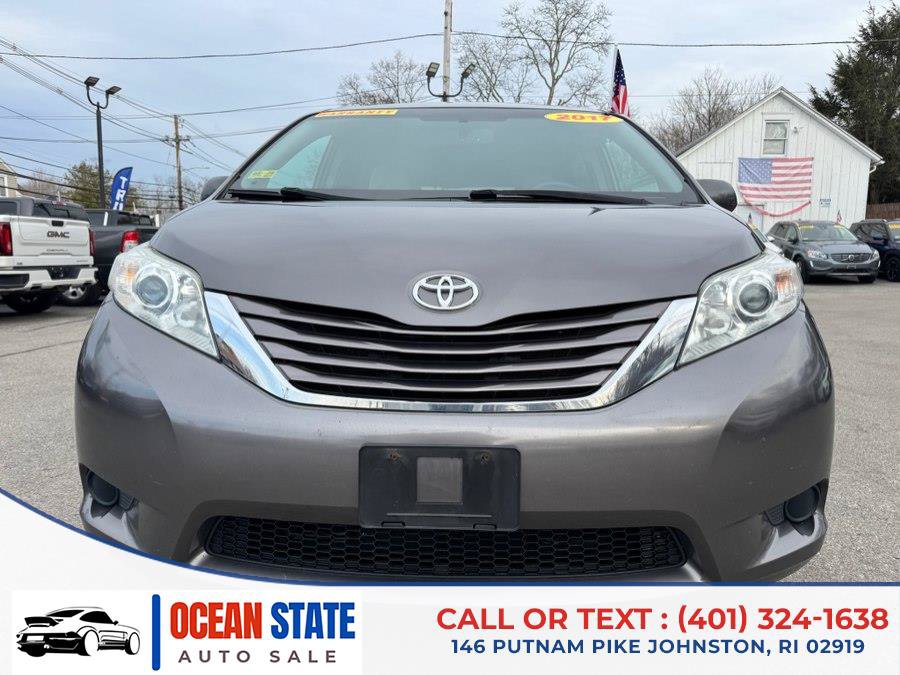 Used 2017 Toyota Sienna LE FWD image 9