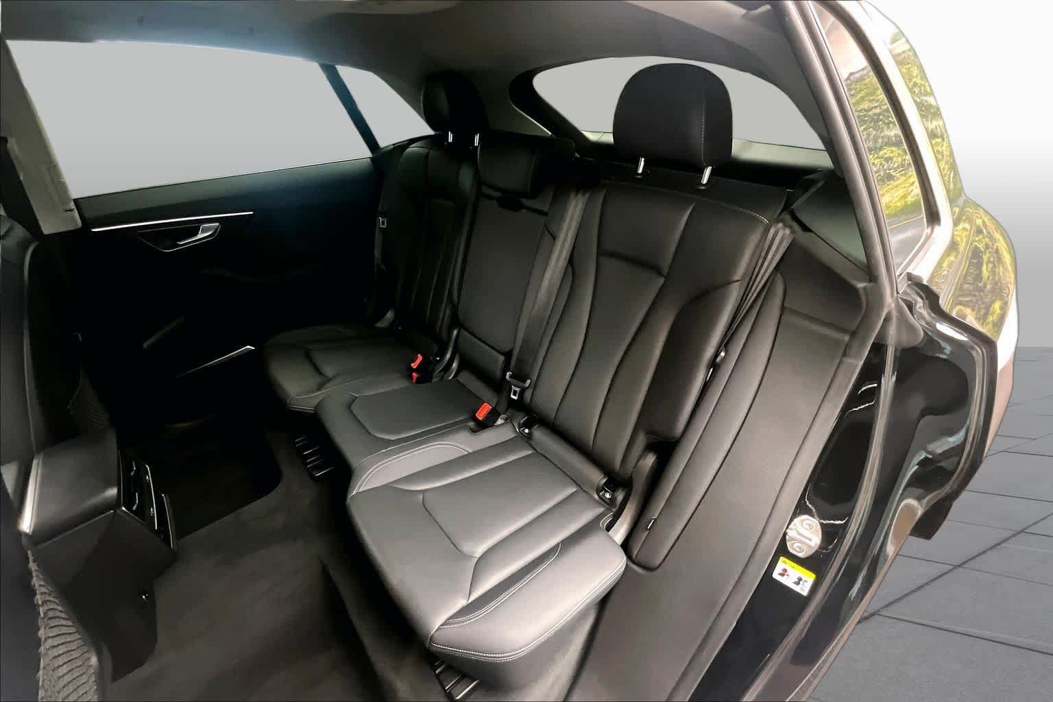 Used 2023 Audi Q8 Premium Plus AWD/4WD image 21