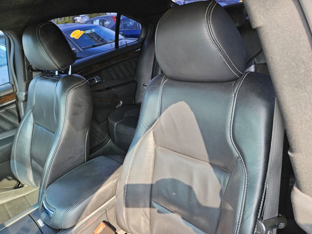 Used 2016 Ford Taurus Limited image 12