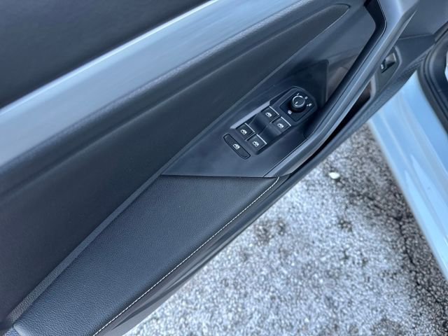 Certified 2025 Volkswagen Jetta Sport image 12