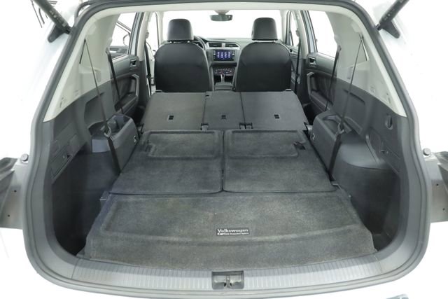 Certified 2022 Volkswagen Tiguan SE w/ Panoramic Sunroof Package image 39