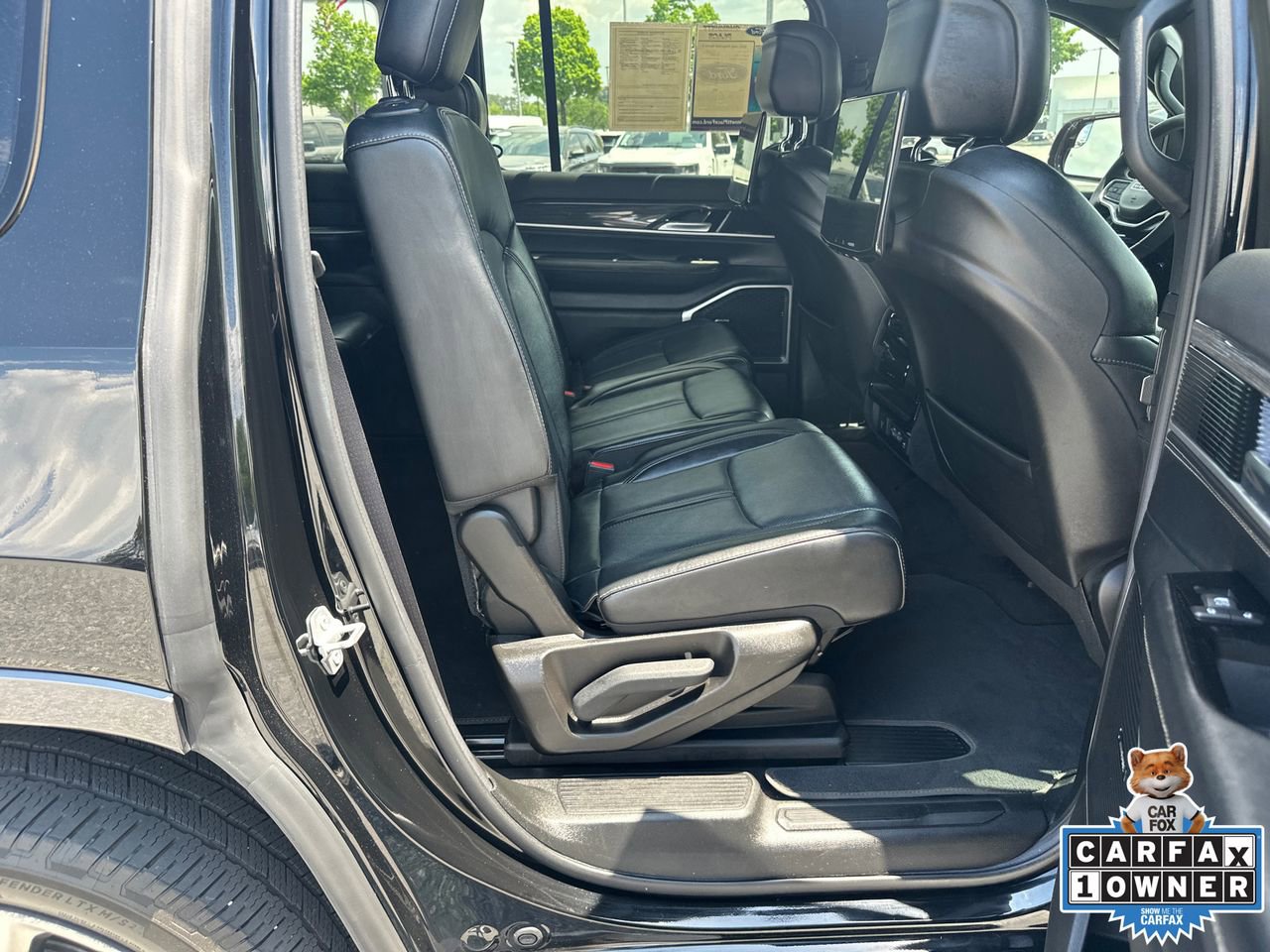 Used 2022 Jeep Wagoneer Series II w/ Premium Group I AWD/4WD image 15