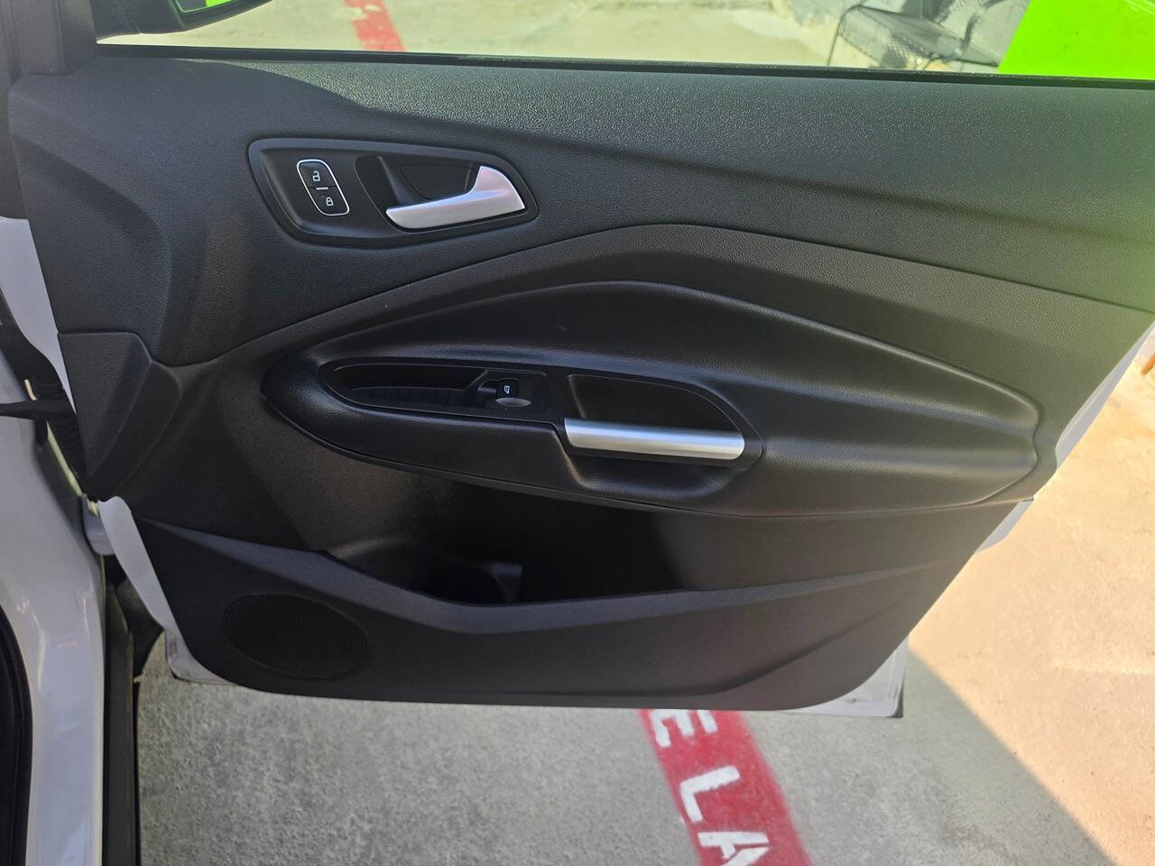 Used 2018 Ford Escape SE w/ SE Sync 3 Package AWD/4WD image 29