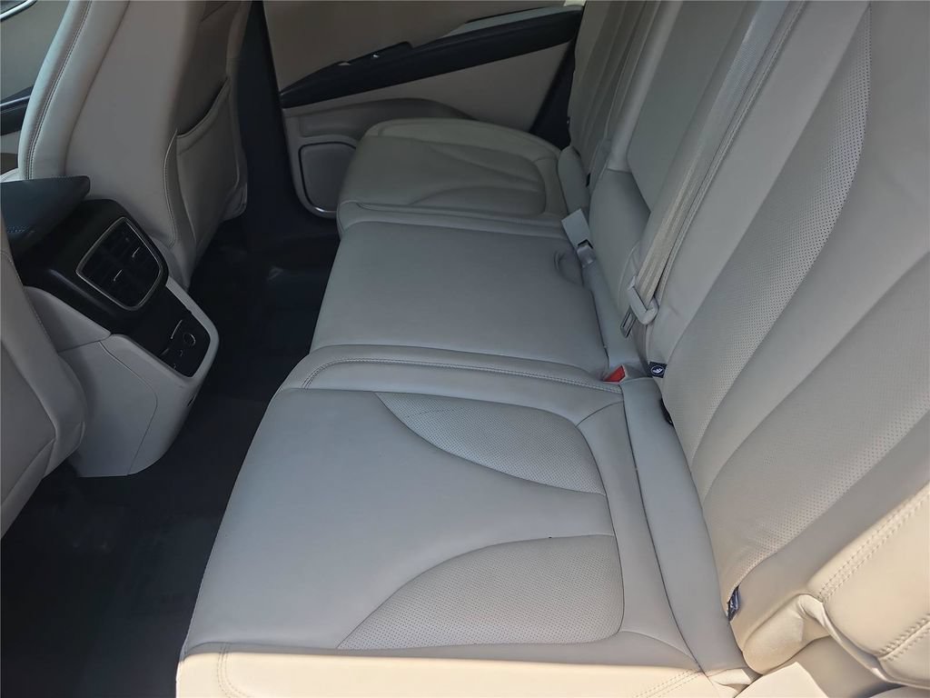Used 2016 Lincoln MKX Select w/ Select Plus Package FWD image 14