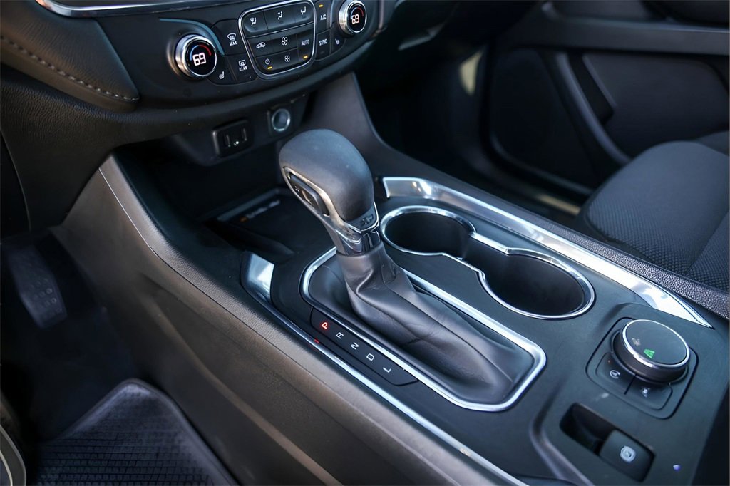 Used 2023 Chevrolet Traverse LT image 19