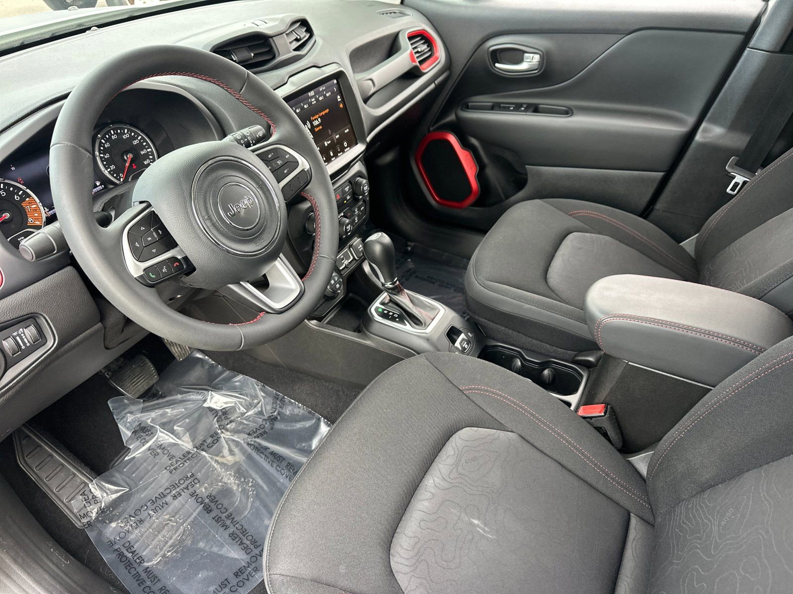 Used 2023 Jeep Renegade Trailhawk w/ Trailer Tow Group image 9