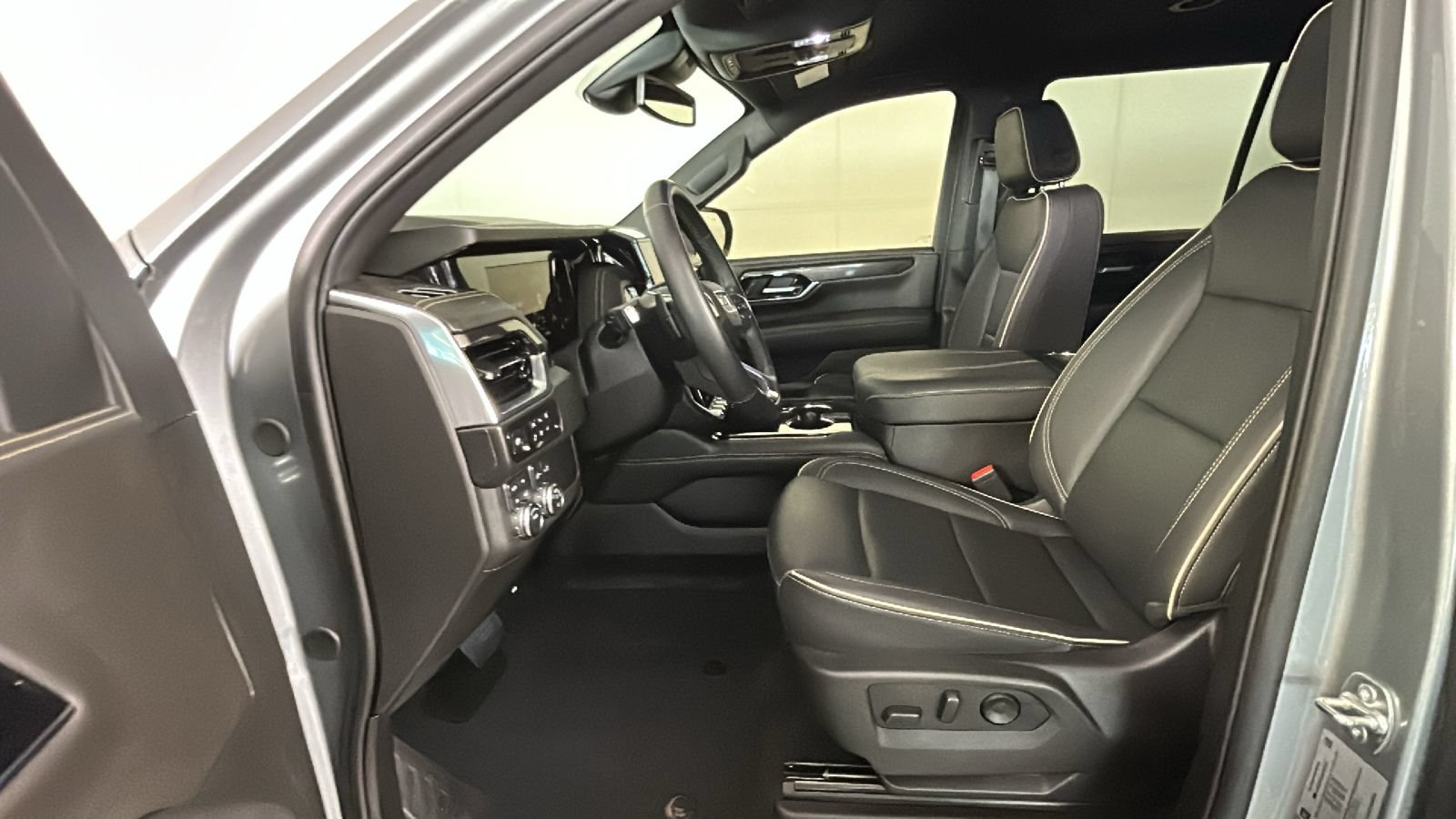 Used 2025 GMC Yukon Elevation w/ LPO, Floor Liner Package AWD/4WD image 14