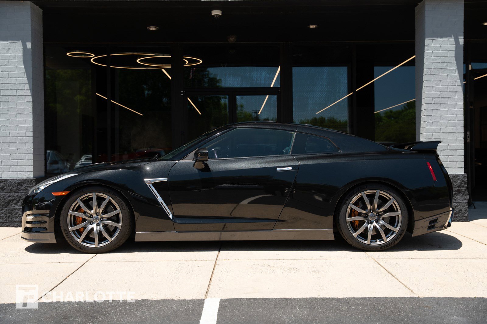 Used 2015 Nissan GT-R Premium AWD/4WD image 7