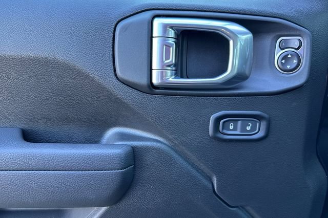 New 2025 Jeep Gladiator Sport AWD/4WD image 11