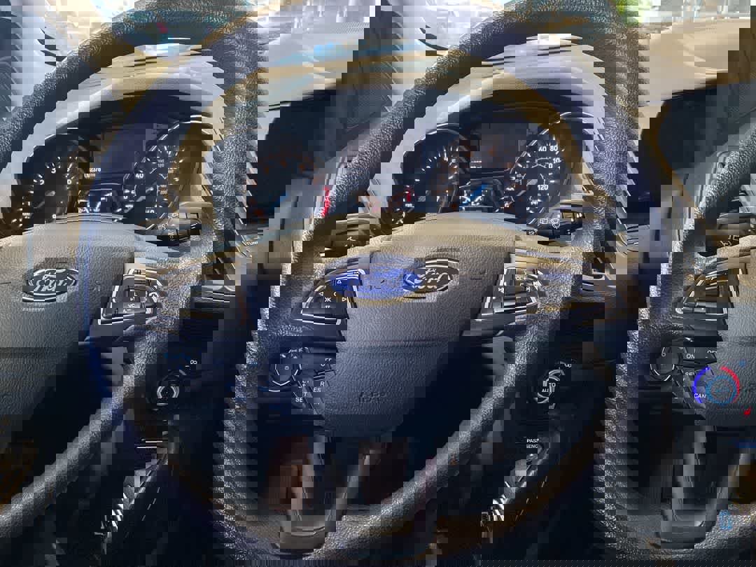 Used 2019 Ford Escape SE image 17