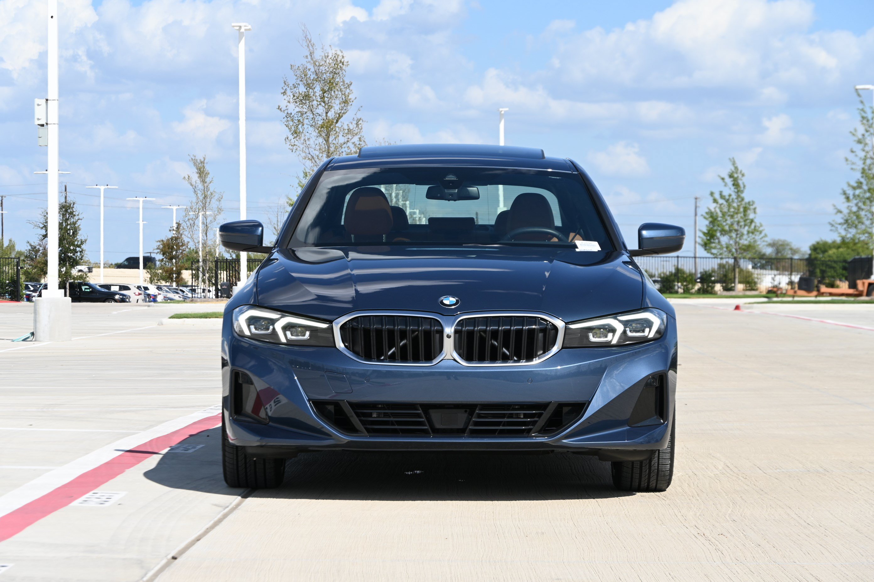 Certified 2025 BMW 330i Sedan RWD image 3