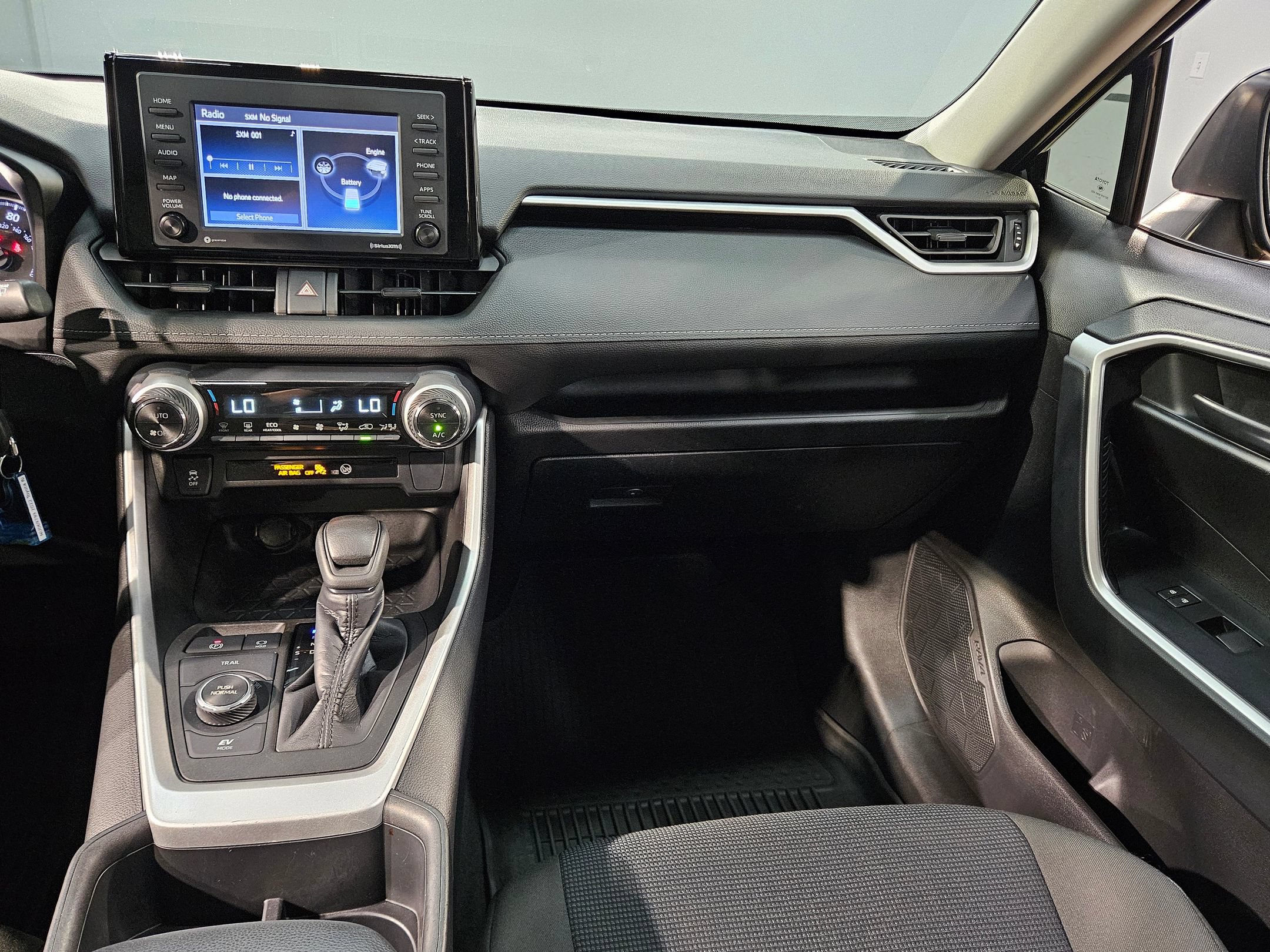 Used 2022 Toyota RAV4 LE AWD/4WD image 11