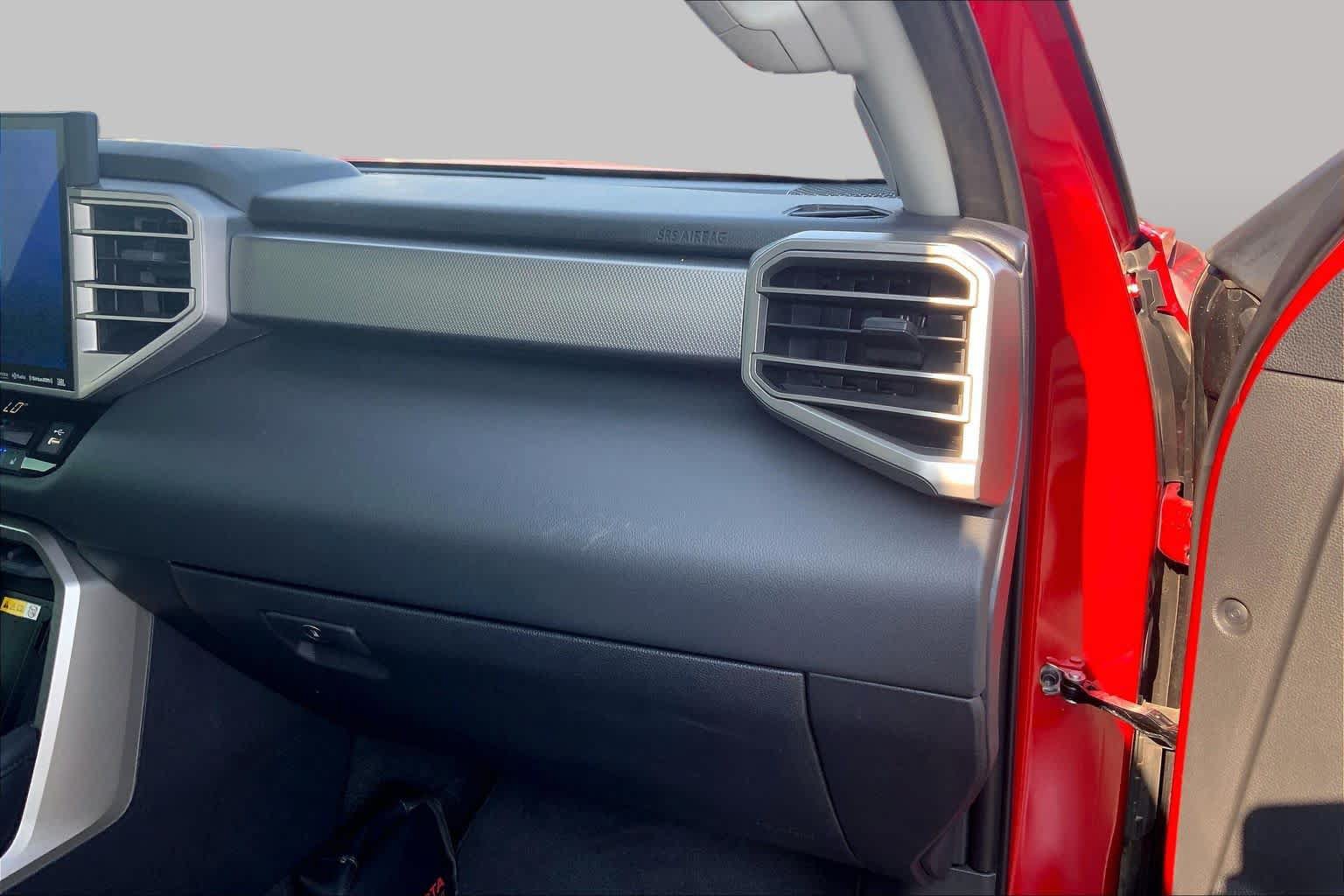 Used 2024 Toyota Tundra Limited AWD/4WD image 19