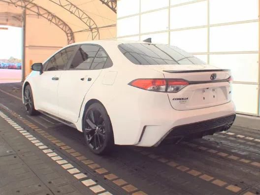Used 2022 Toyota Corolla SE image 2