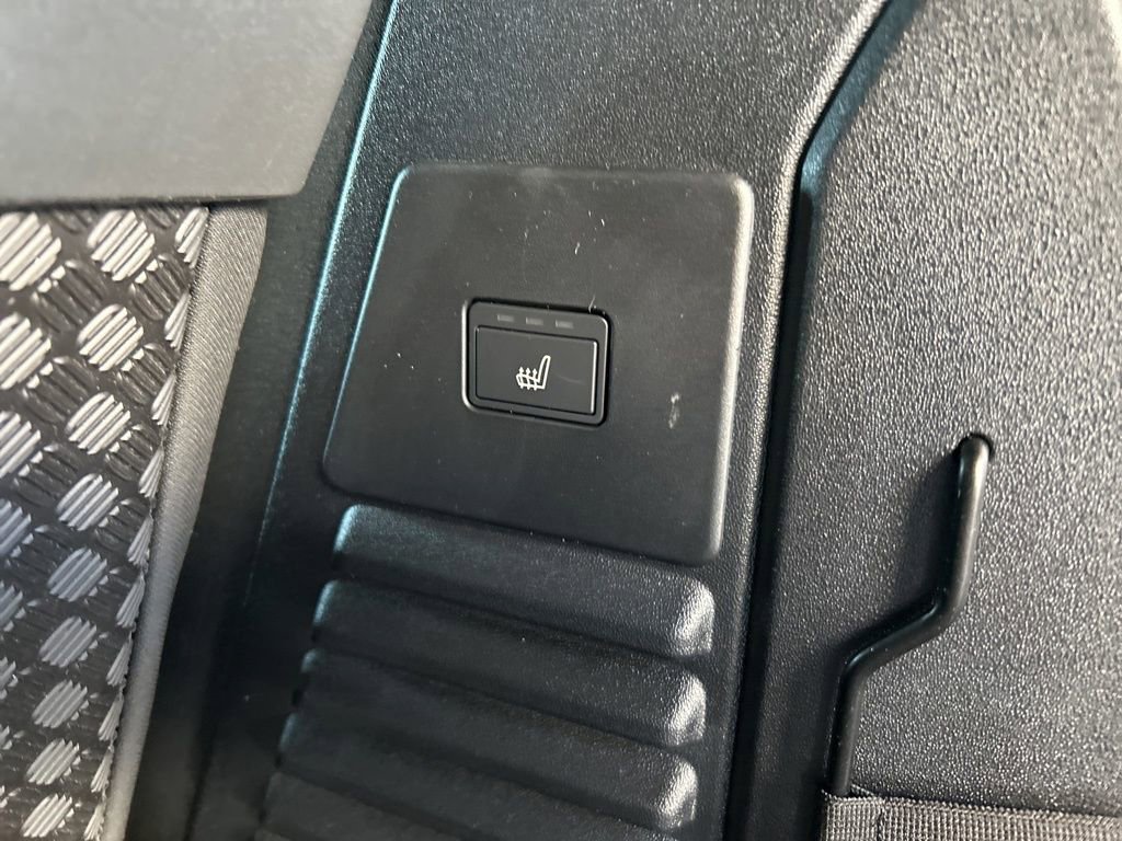 Used 2023 Land Rover Defender 110 X-Dynamic SE image 47