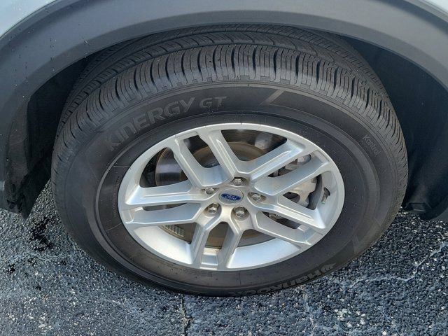 Used 2025 Ford Explorer Active AWD/4WD image 12