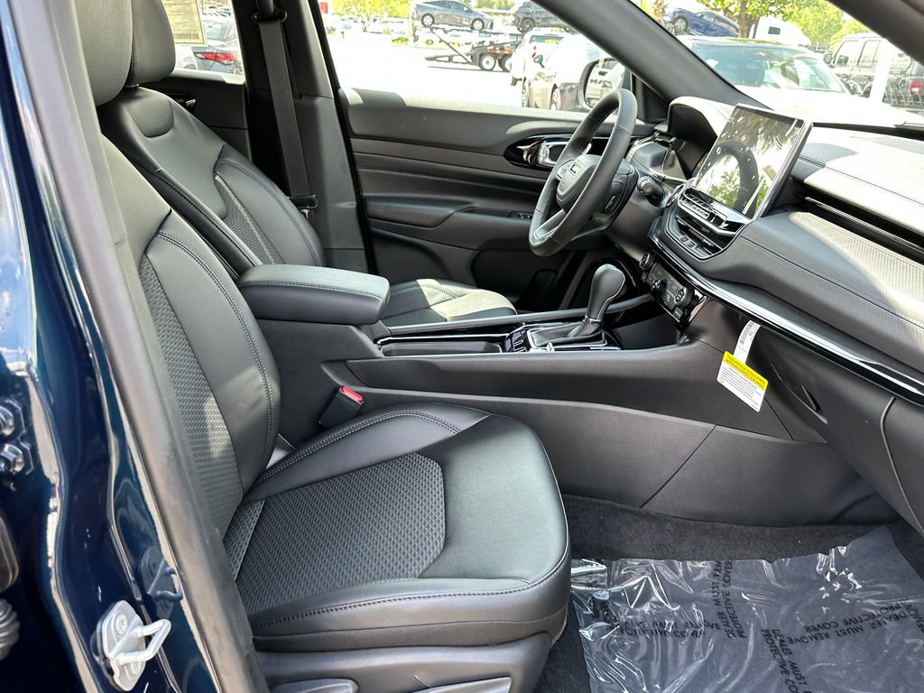 New 2026 Jeep Compass Latitude image 17