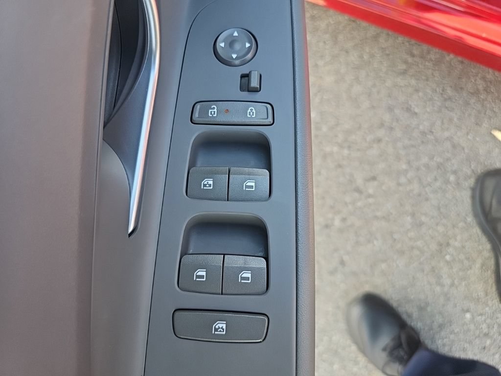Certified 2025 Hyundai Elantra SEL FWD image 12