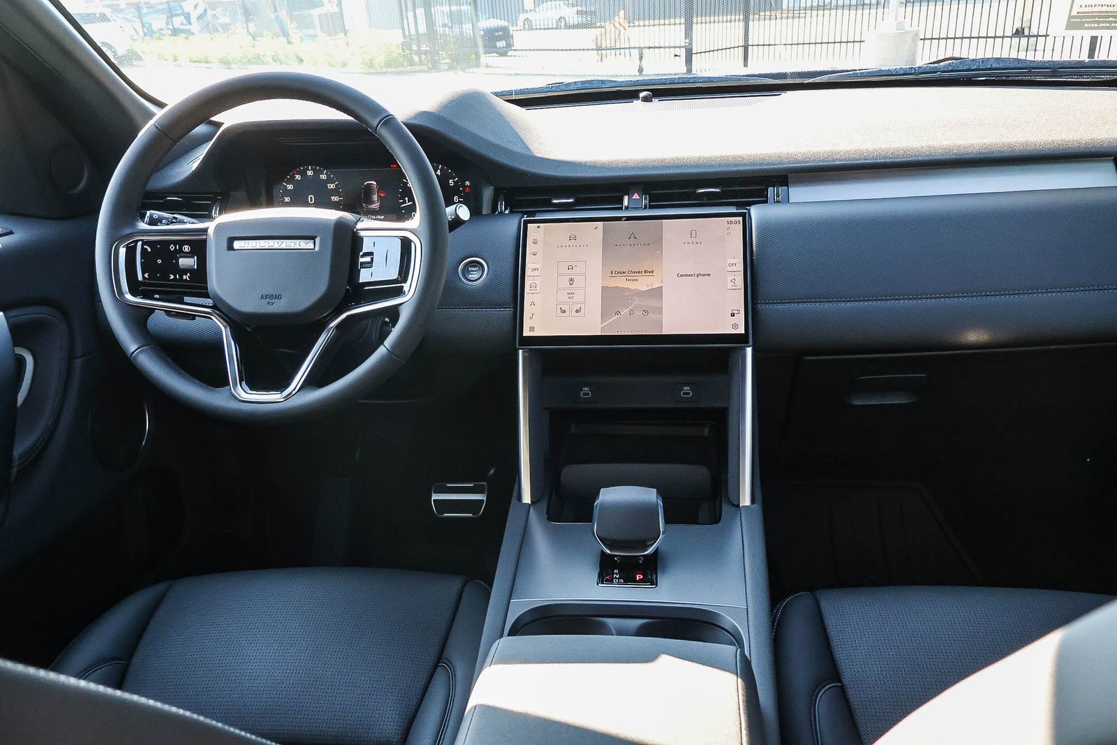 New 2025 Land Rover Discovery Sport Dynamic SE image 22