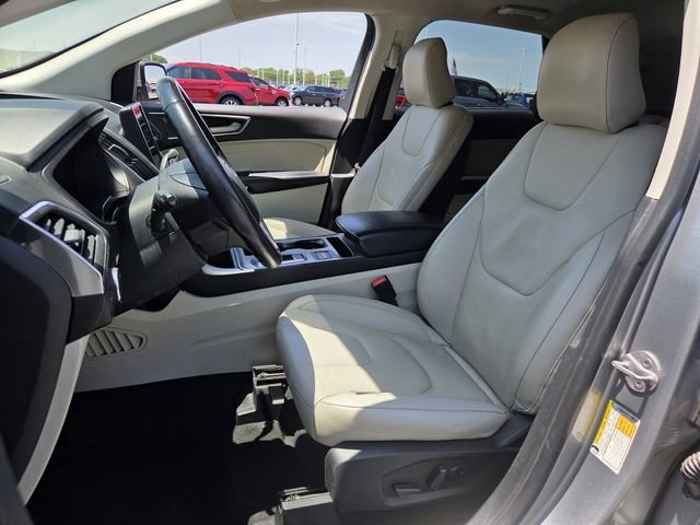 Certified 2022 Ford Edge Titanium AWD/4WD image 9
