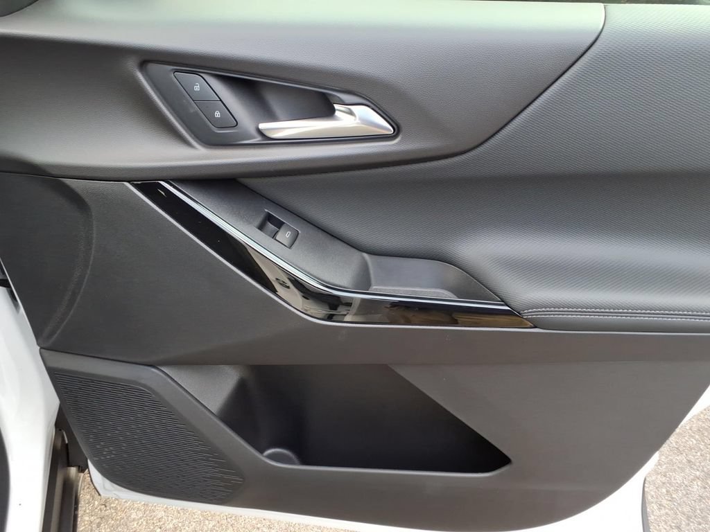 New 2027 Chevrolet Equinox LT FWD image 18