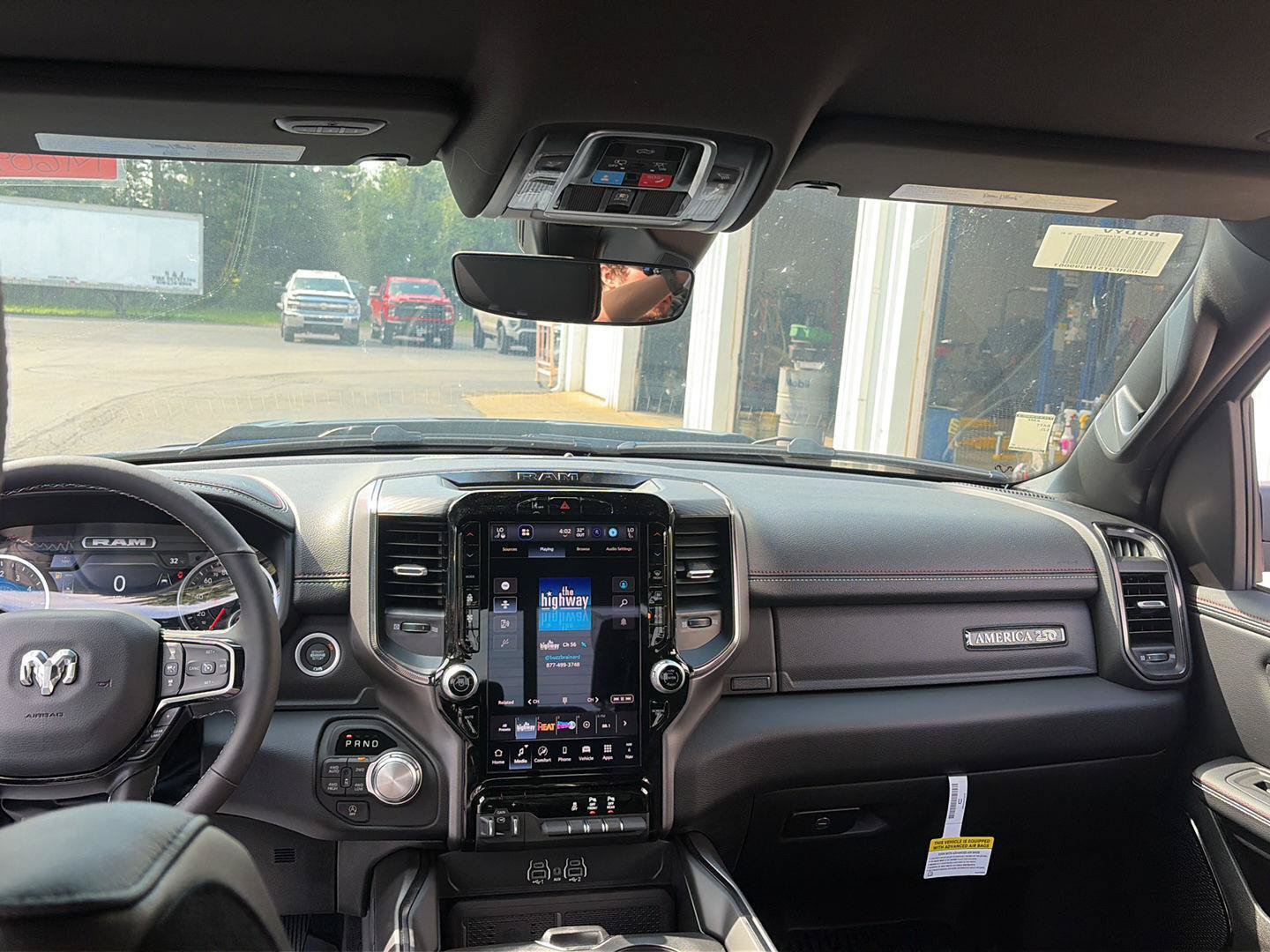 New 2026 RAM 1500 Laramie AWD/4WD image 33