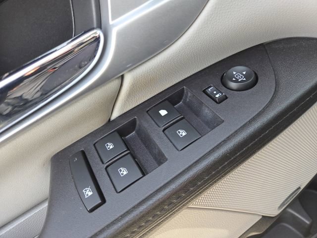 Used 2017 GMC Terrain SLT w/ Open Road Package image 11