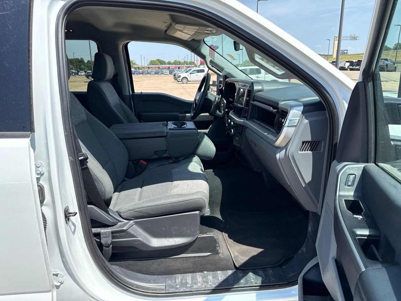 Used 2025 Ford F250 XLT AWD/4WD image 13