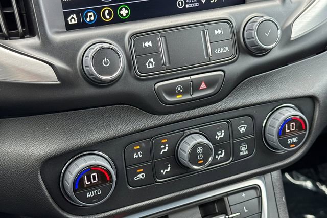 Used 2024 GMC Terrain SLT image 31