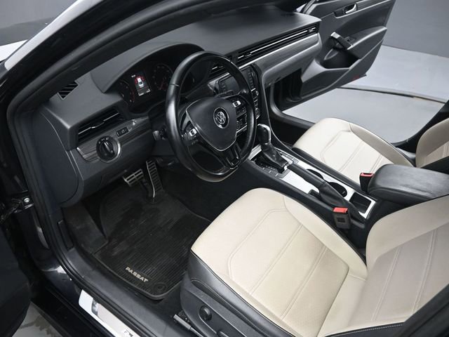 Used 2021 Volkswagen Passat 2.0T R-Line image 9