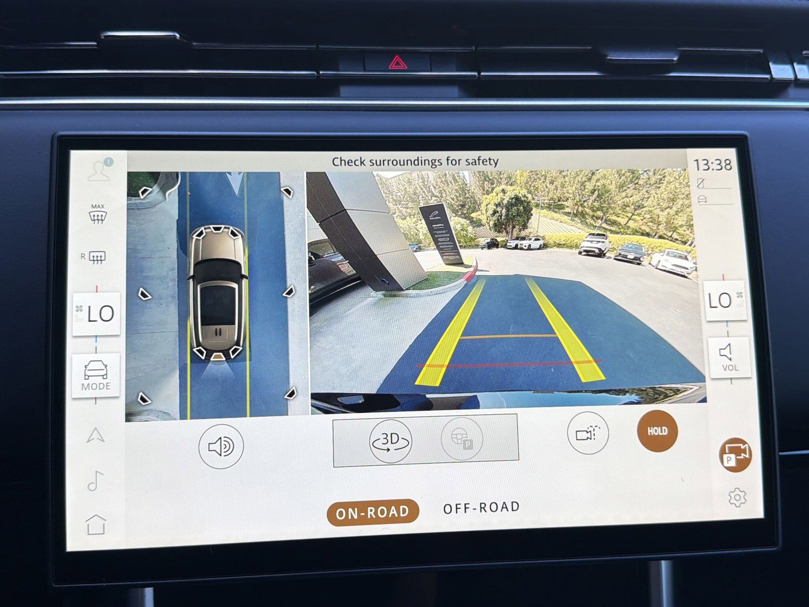 New 2026 Land Rover Range Rover SE image 25