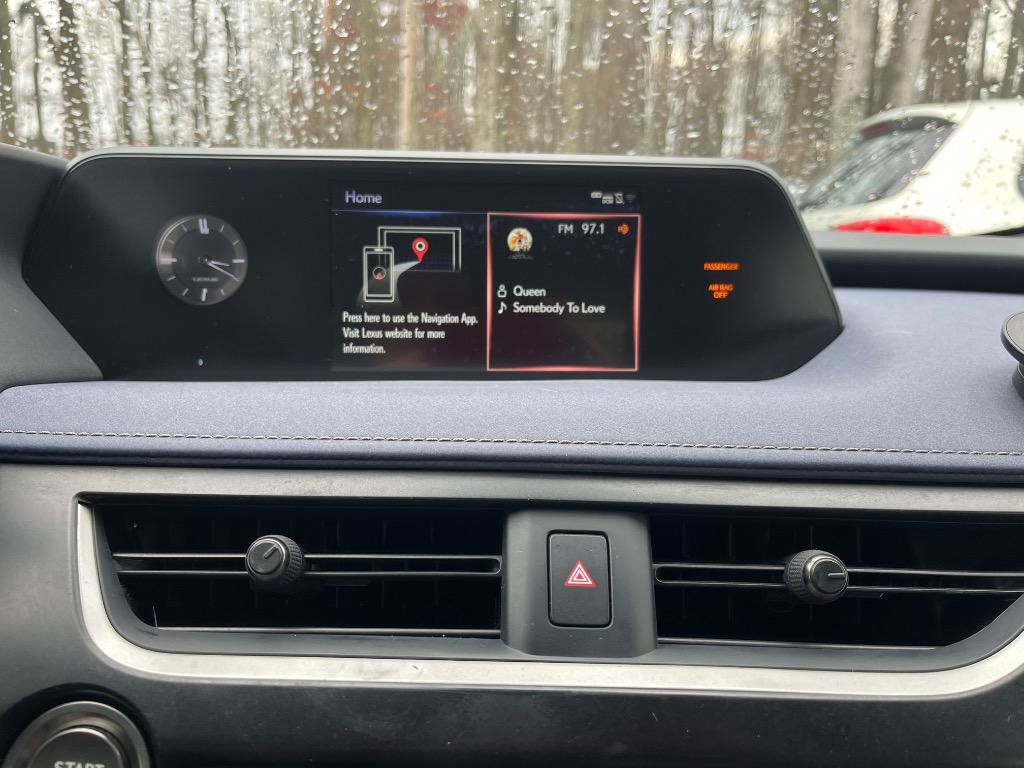 Used 2021 Lexus UX 200 w/ Premium Package image 21