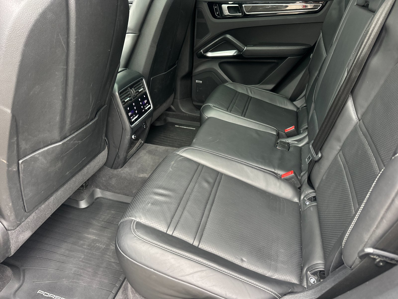 Used 2020 Porsche Cayenne Turbo AWD/4WD image 12