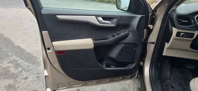 Used 2020 Ford Escape SE AWD/4WD image 9