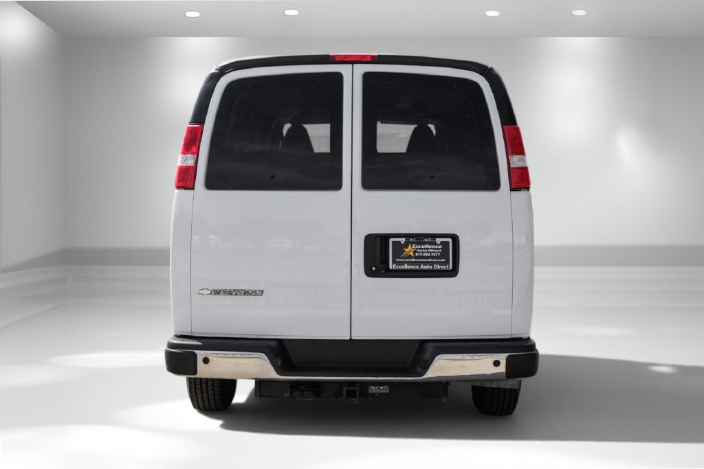 Used 2021 Chevrolet Express 3500 LS w/ Chrome Appearance Package RWD image 7