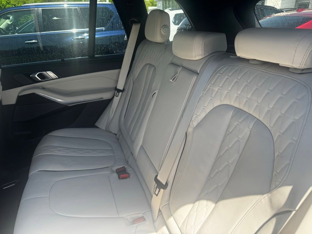 Certified 2025 BMW X5 xDrive50e AWD/4WD image 9