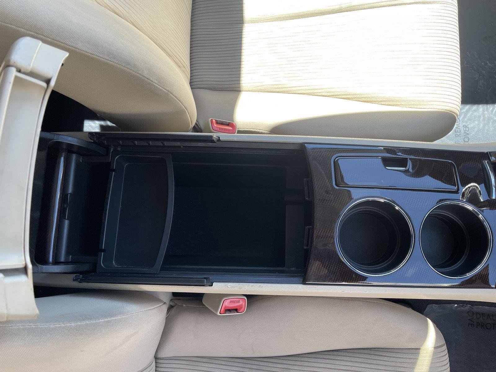 Used 2012 Toyota Venza LE FWD image 26