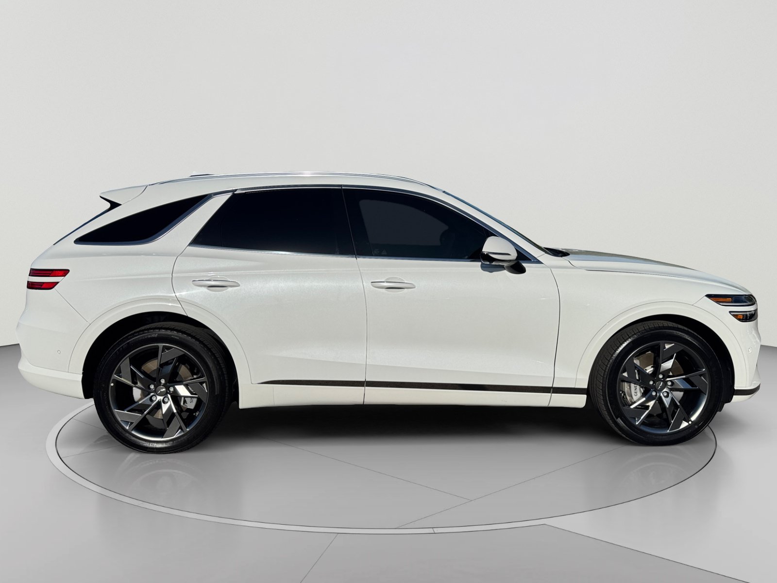Used 2025 Genesis Electrified GV70 AWD/4WD image 6