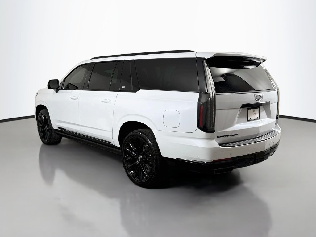 Used 2026 Cadillac Escalade ESV Platinum Sport w/ LPO, ONYX Package AWD/4WD image 5