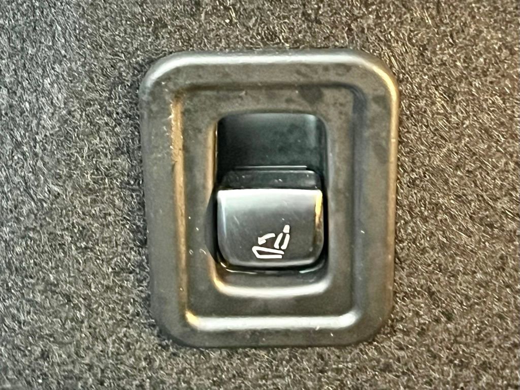 Certified 2020 Mercedes-Benz E 450 4MATIC Cabriolet image 59