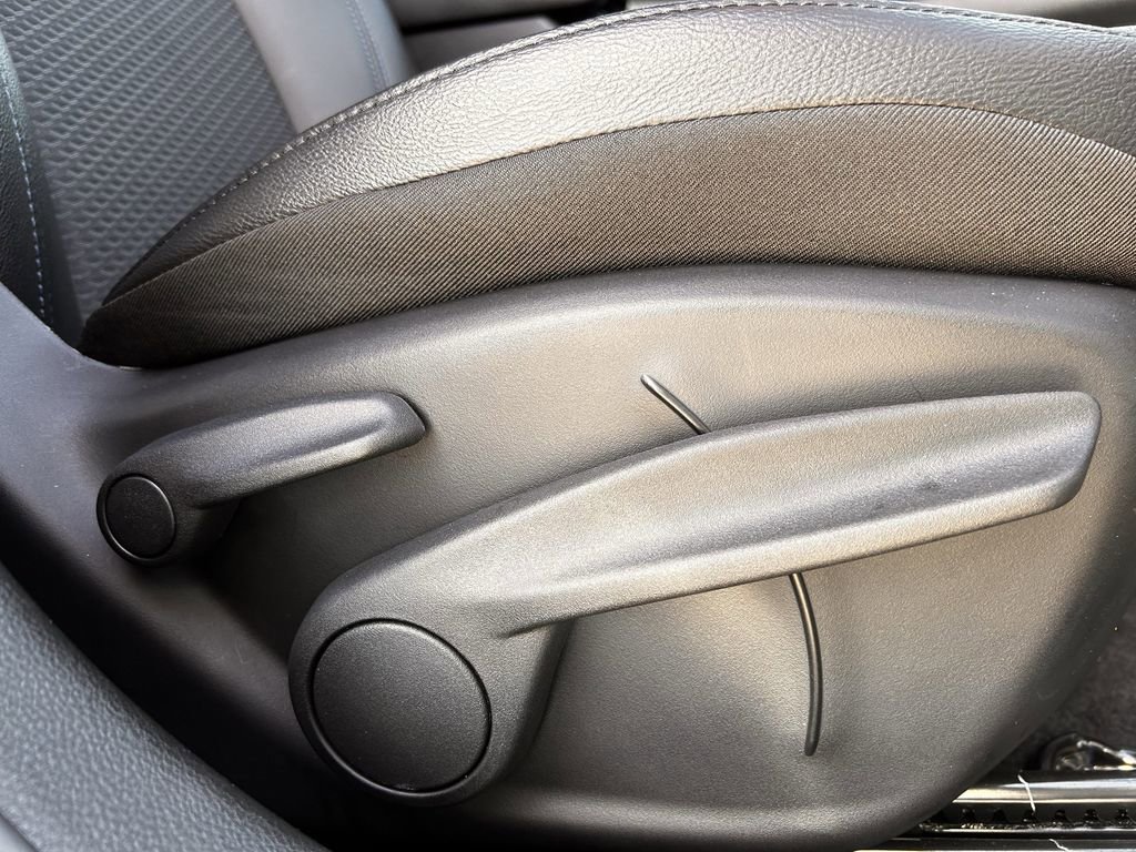 Used 2025 Jeep Compass Latitude image 32