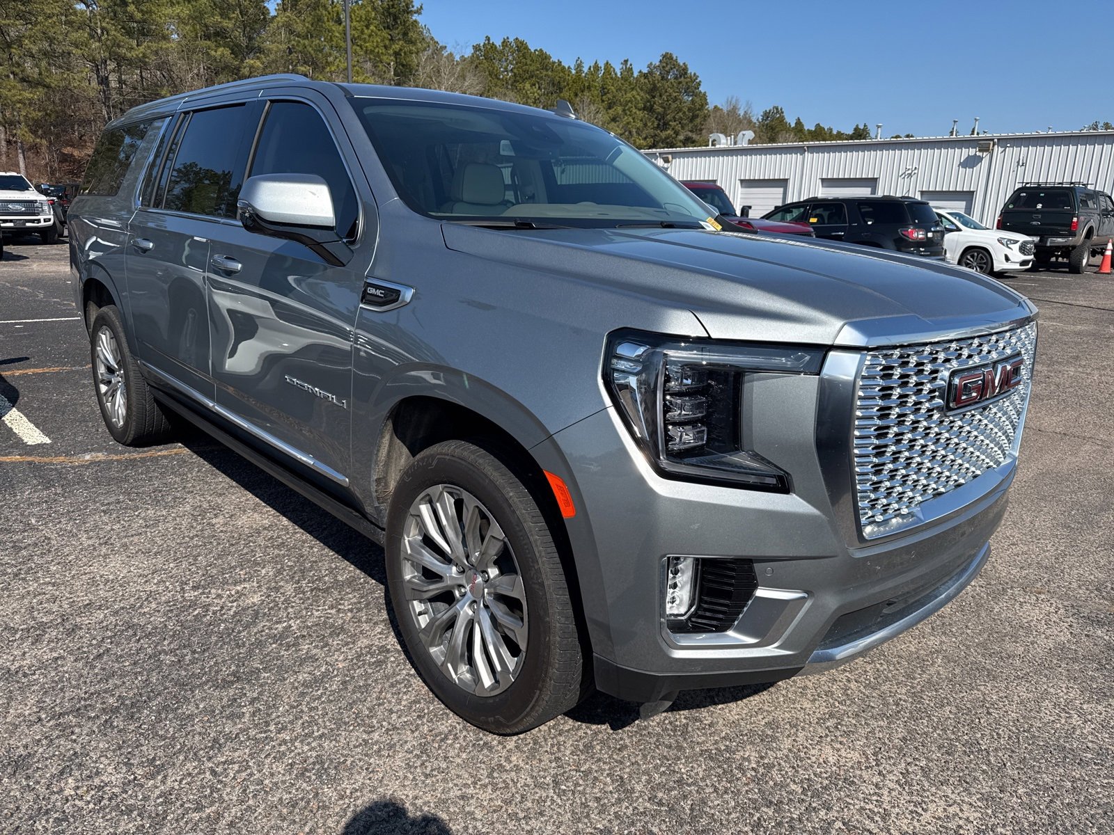 Used 2024 GMC Yukon XL Denali w/ Max Trailering Package image 1