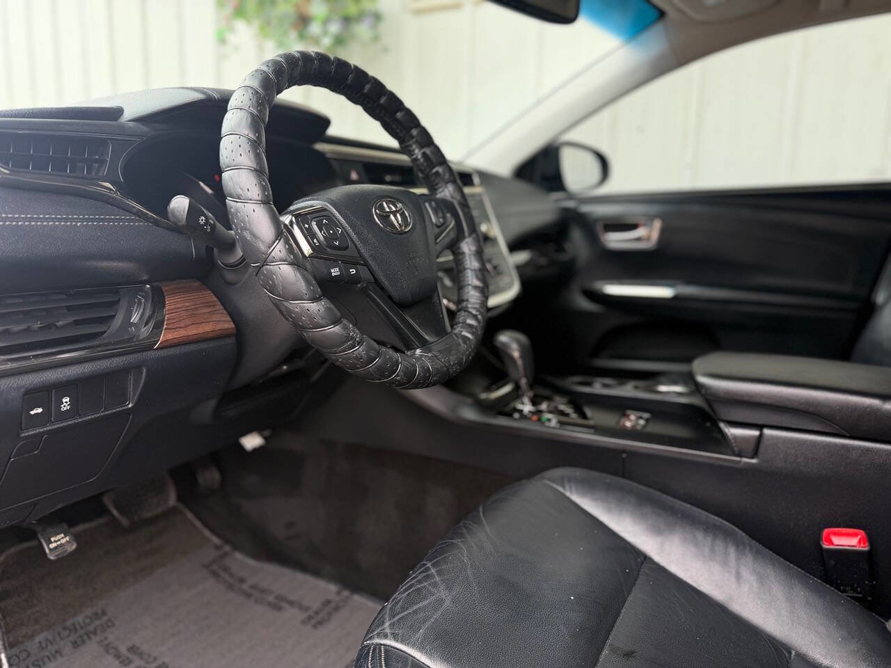 Used 2013 Toyota Avalon XLE Premium image 11